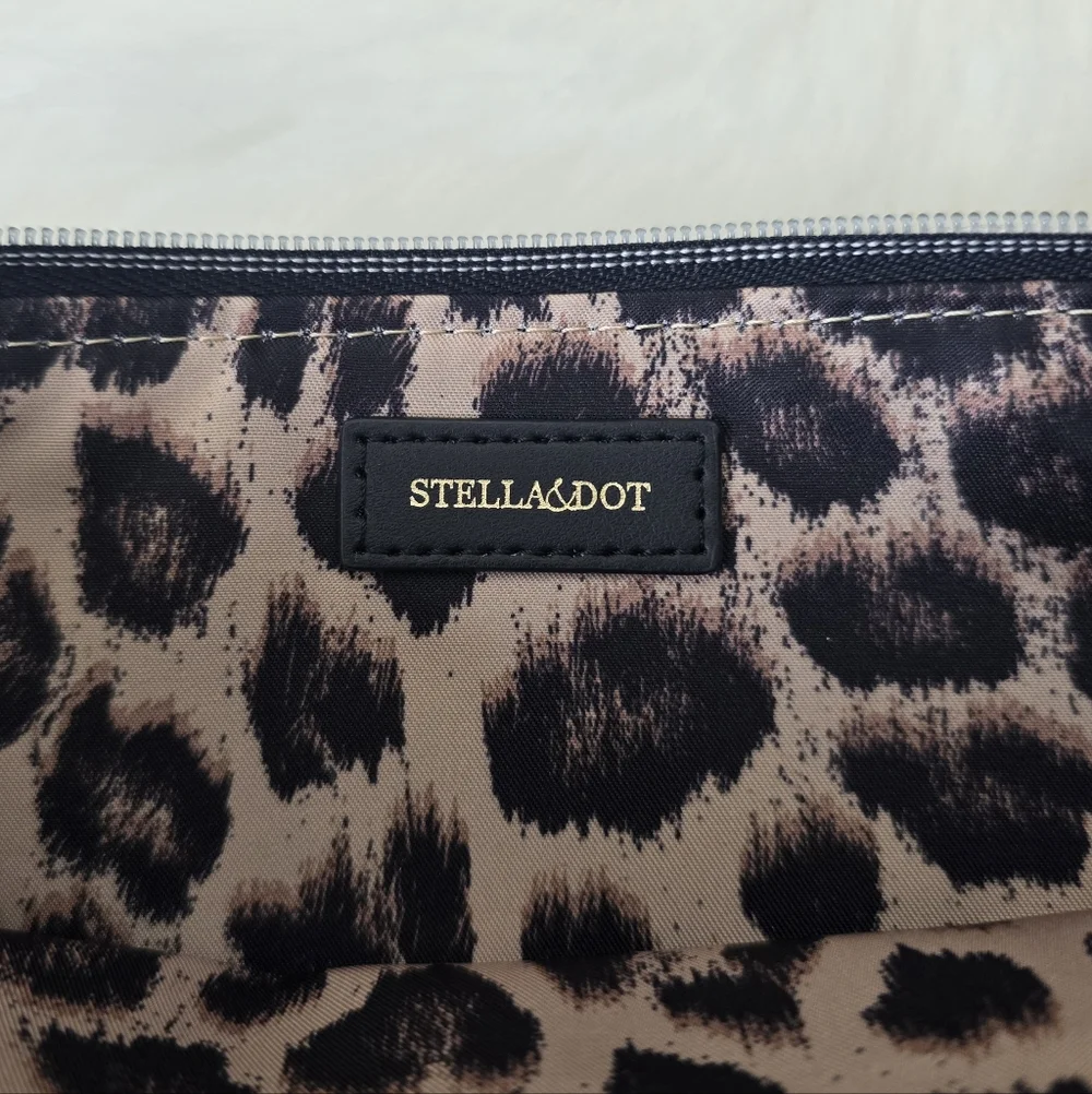 Stella & Dot Metallic Knit Clutch